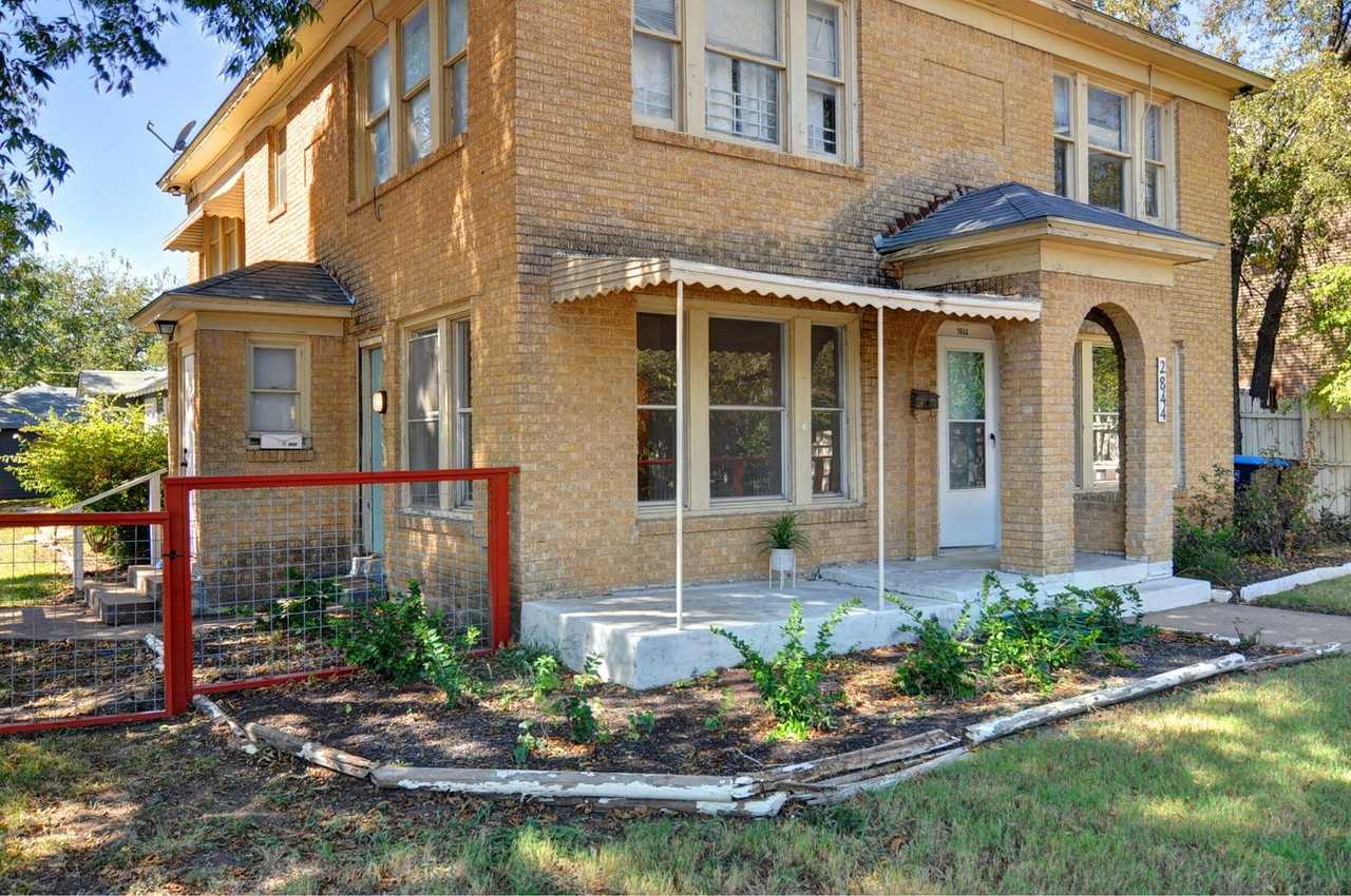 2844 Travis Ave - Photo 2 of 29