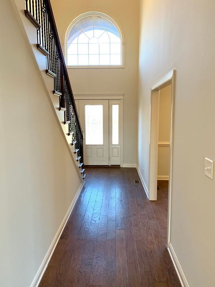 1533 Edgewater Ln - Photo 2 of 48
