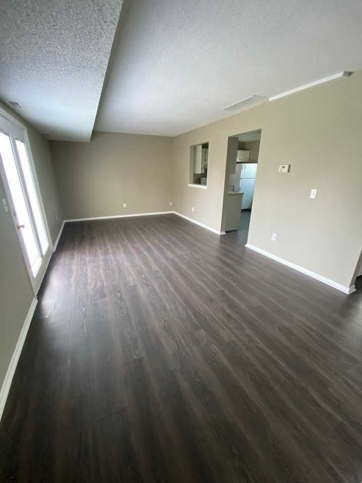 712 Aurora Knoll Ln - Photo 2 of 8