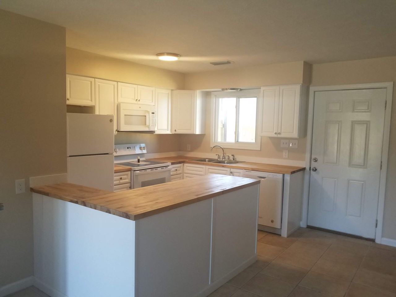 3119 Debra Blvd - Photo 2 of 16