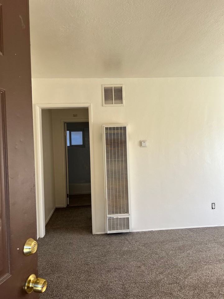 1 Bed. 1 Bath in San Bernardino close to everything - Photo 3 of 10