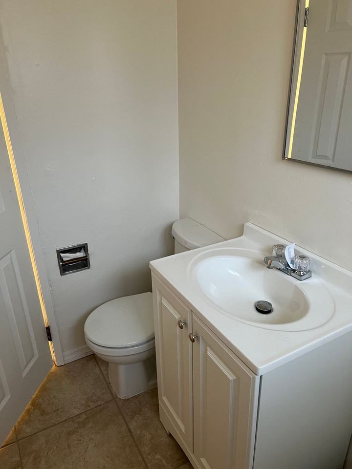 1 Bed. 1 Bath in San Bernardino close to everything - Photo 5 of 10