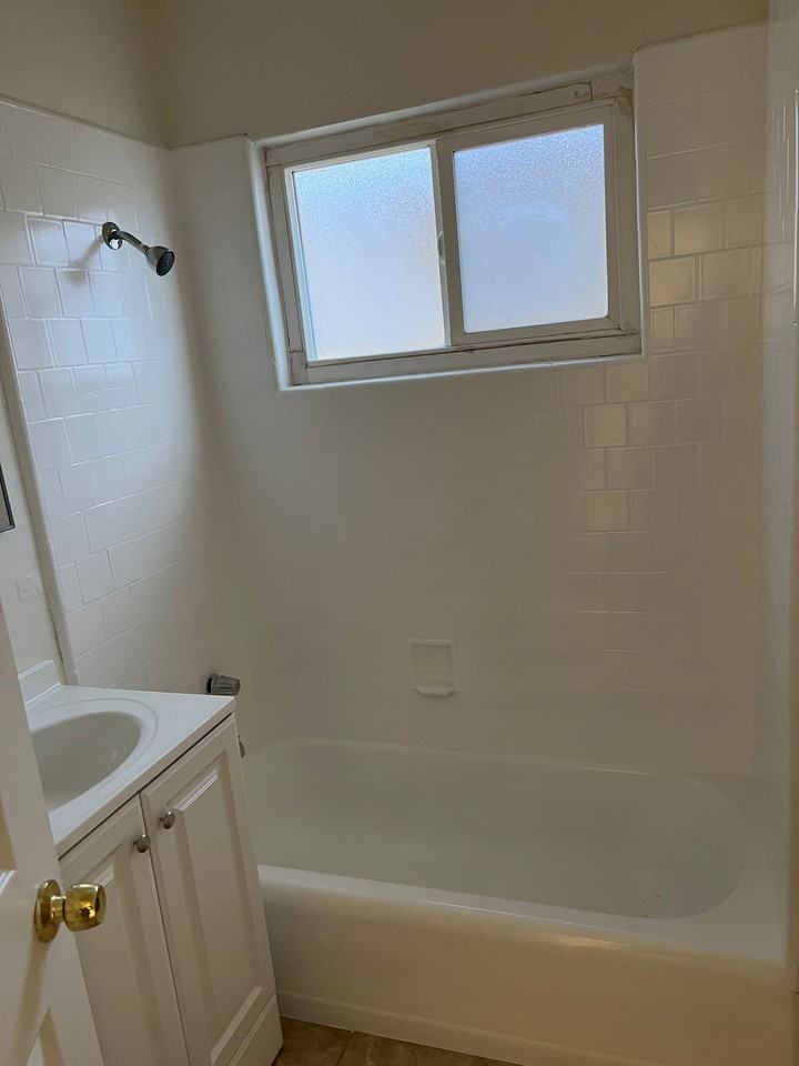 1 Bed. 1 Bath in San Bernardino close to everything - Photo 6 of 10