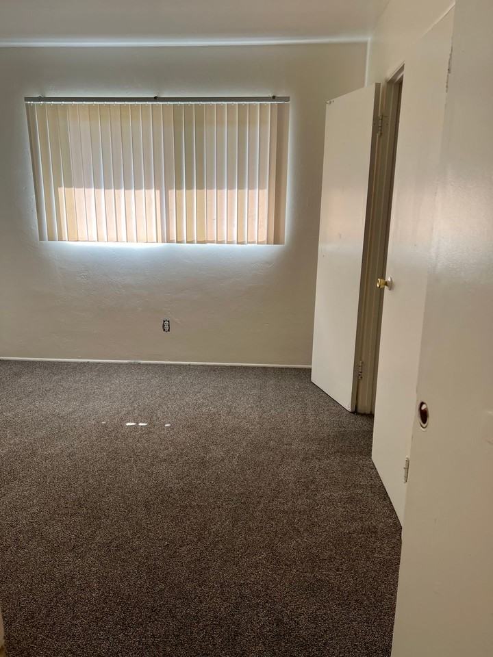 1 Bed. 1 Bath in San Bernardino close to everything - Photo 7 of 10