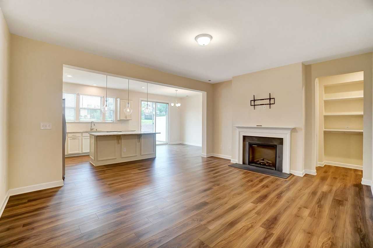 5822 Clan Maclaine Dr - Photo 5 of 48