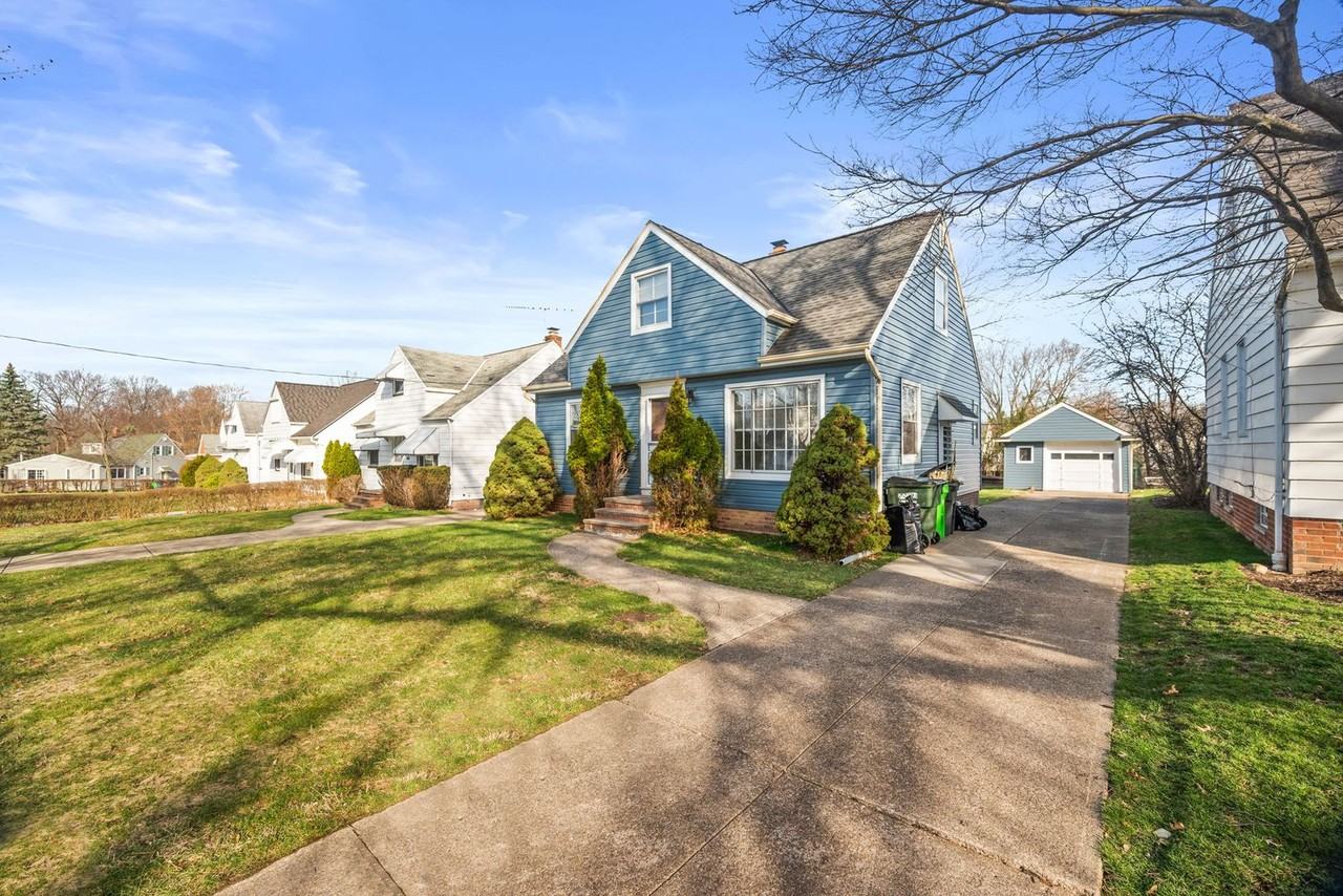 65 Leyton Rd - Photo 3 of 29