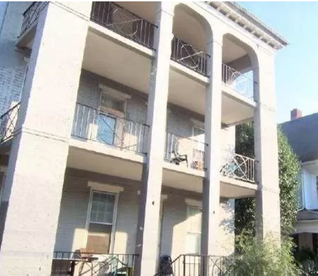 1108 W King St Apt 1e