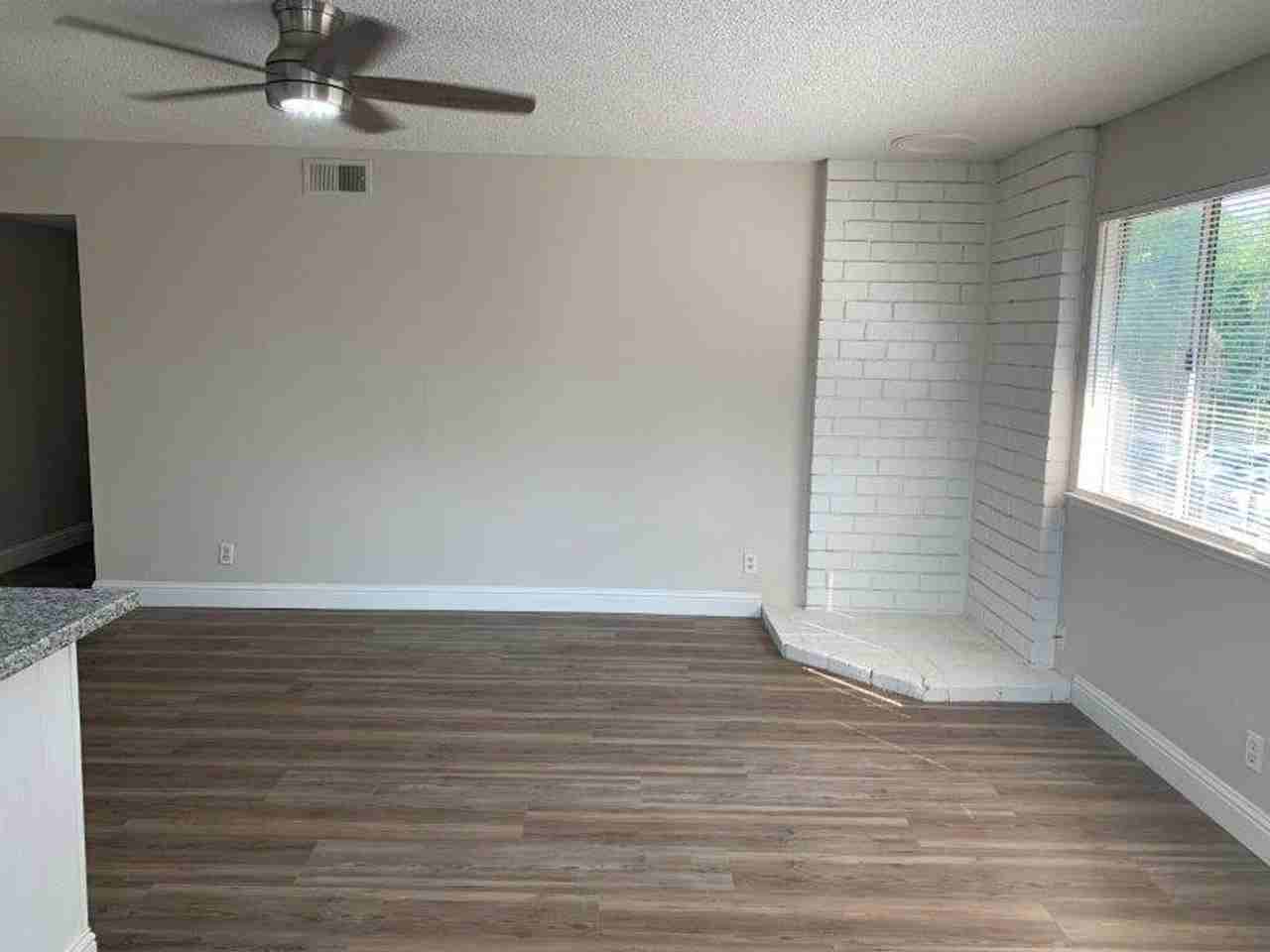 5552 Keoncrest Cir - Photo 2 of 11