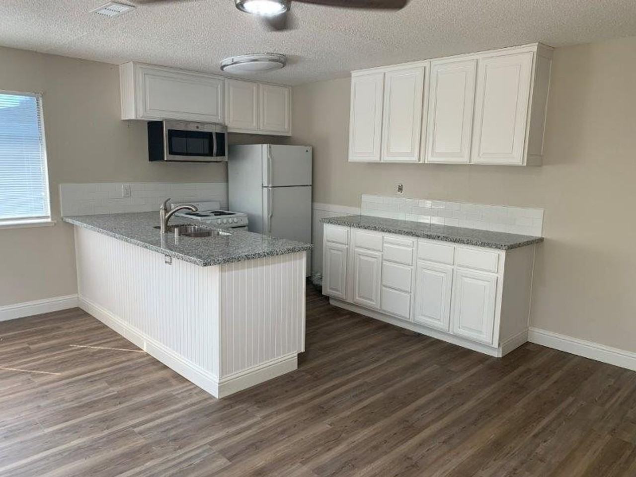5552 Keoncrest Cir - Photo 3 of 11