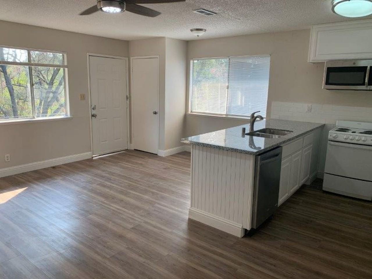 5552 Keoncrest Cir - Photo 4 of 11