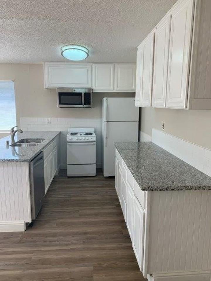 5552 Keoncrest Cir - Photo 5 of 11