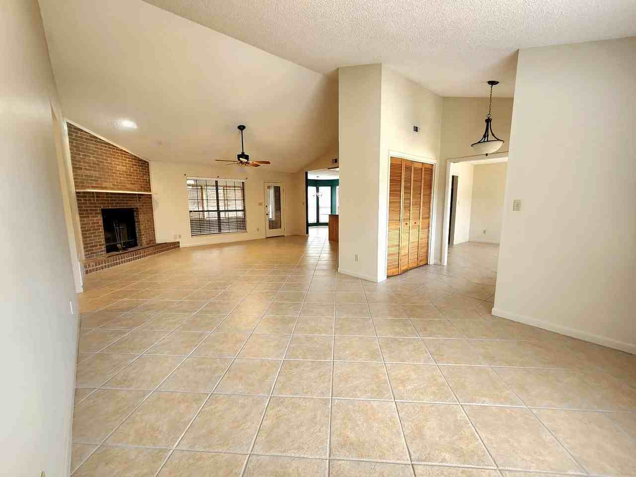 9001 Woodrun Rd - Photo 2 of 25