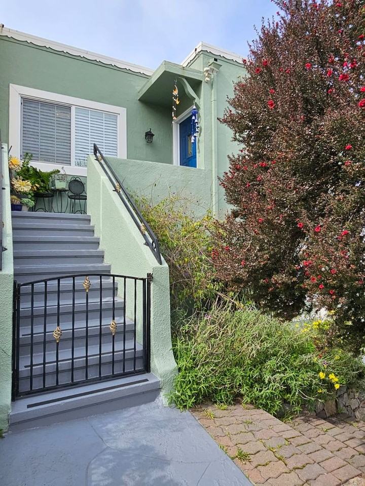 478 Oriente St - Photo 2 of 21