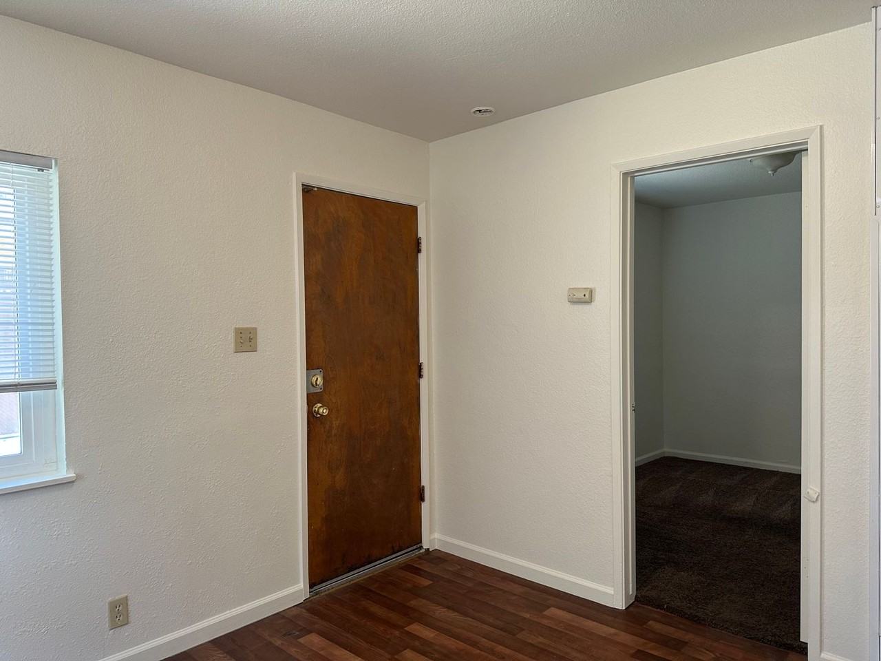 510 S. Thornburg St. - Photo 3 of 22