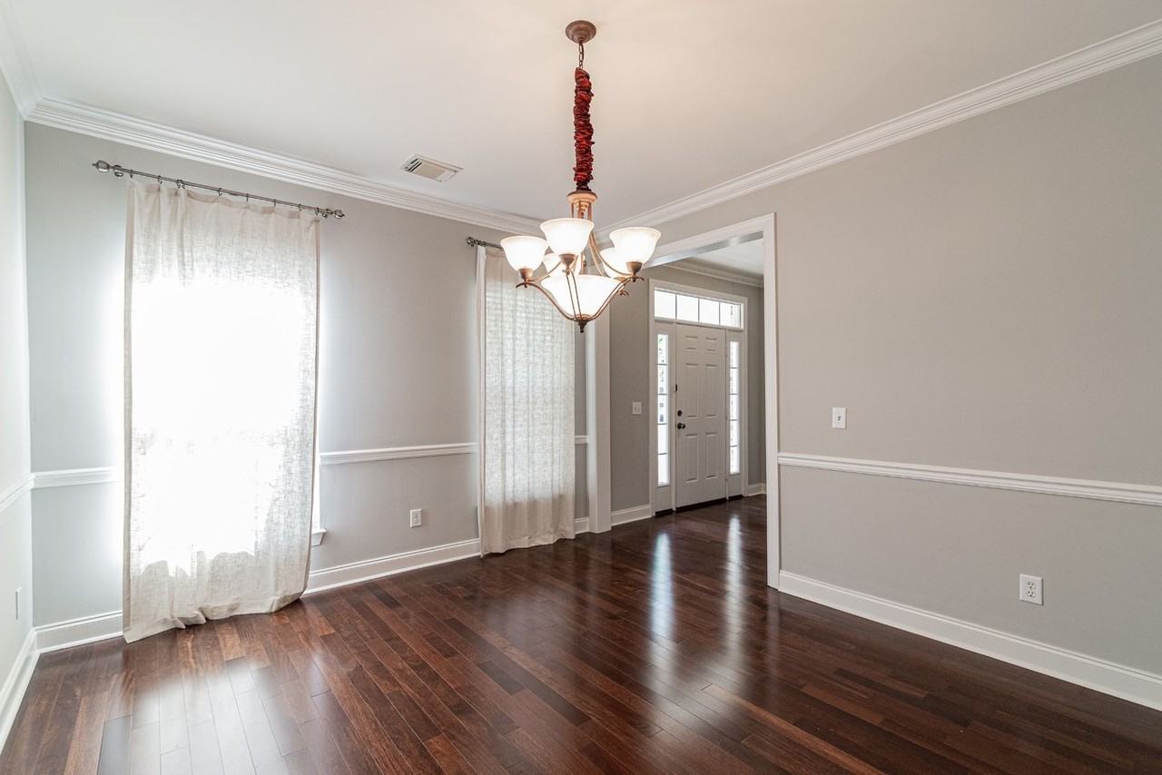 412 Meadowcrest Cir - Photo 4 of 29