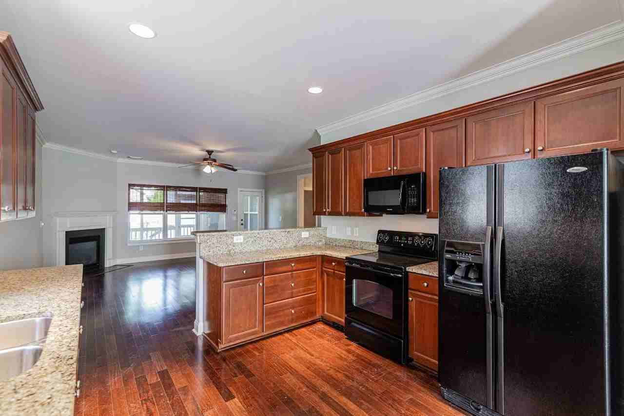 412 Meadowcrest Cir - Photo 5 of 29