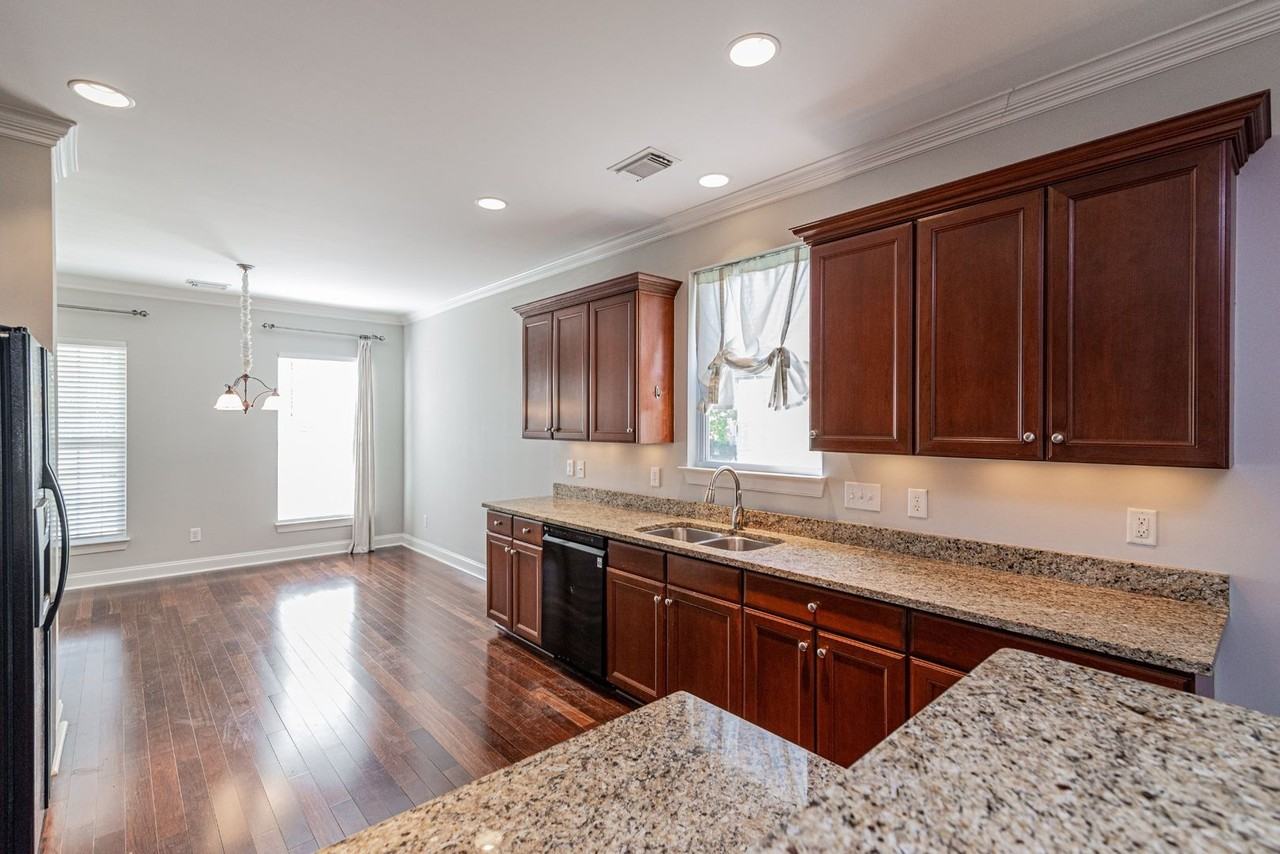 412 Meadowcrest Cir - Photo 7 of 29