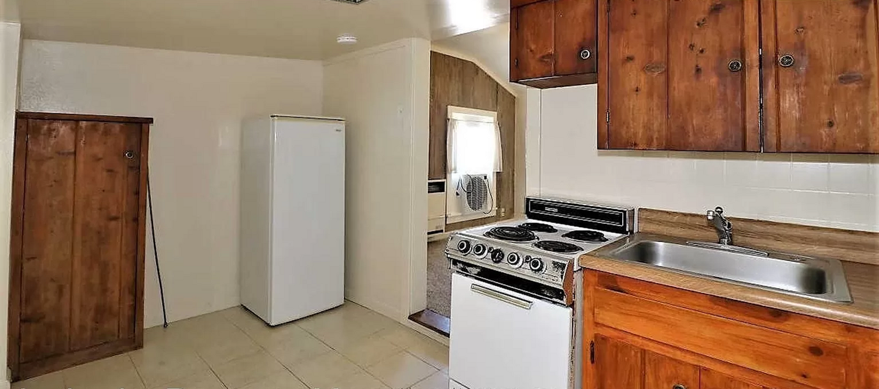 1214 Rose Ave. - Photo 2 of 7