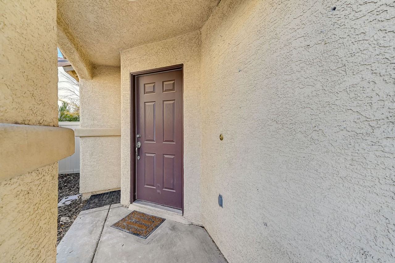 10567 Pueblo Springs St - Photo 3 of 35