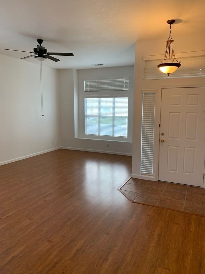 1660 Gill Dr - Photo 2 of 15