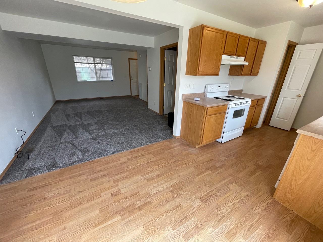 425 W Shore Dr #1 - Photo 4 of 18