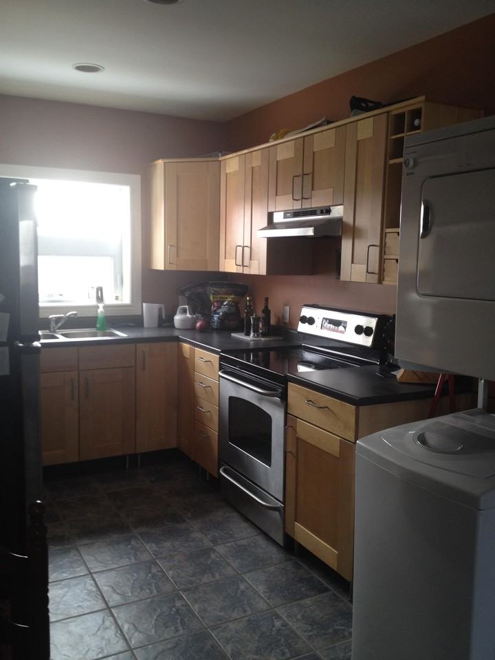 123 Christina St N Uppr #1 - Photo 2 of 5