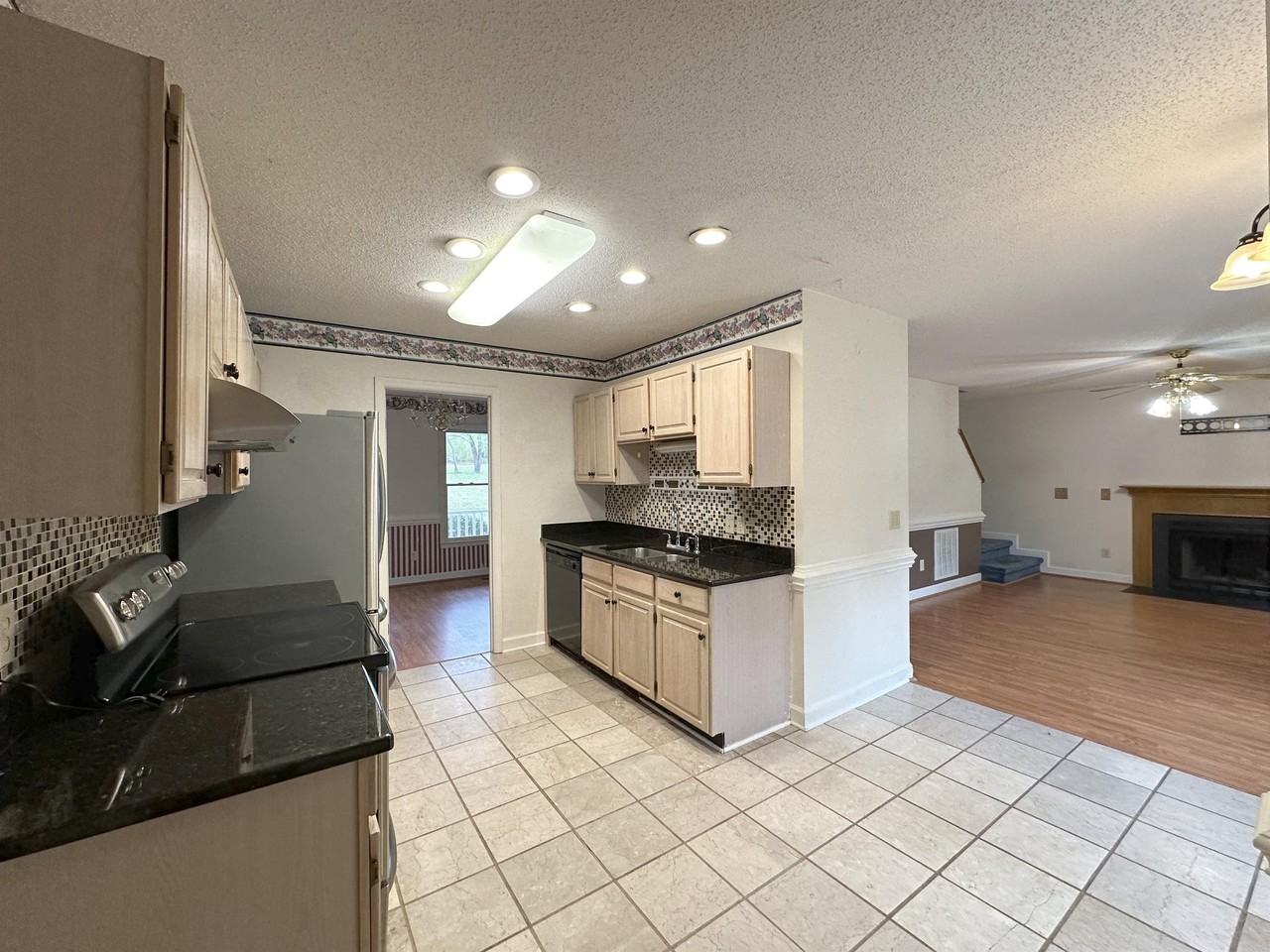 59 Pinecrest Dr #1 - Photo 2 of 17