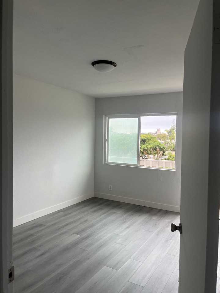 609 S Cedros Ave Lowr #609 - Photo 6 of 20