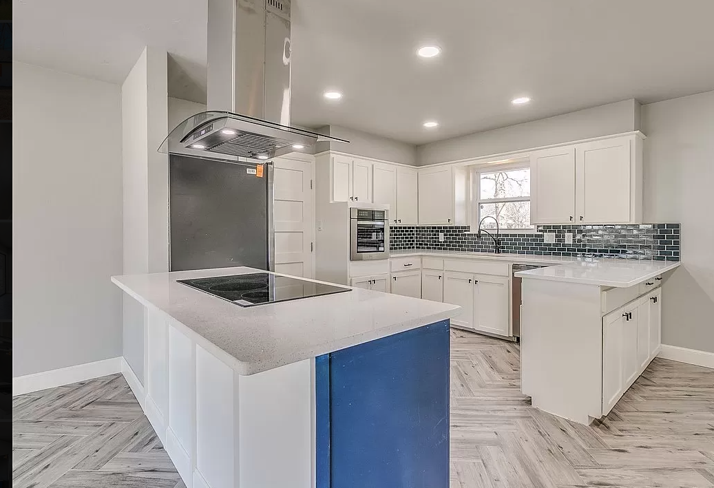 918 Mccall Dr #1 - Photo 5 of 17