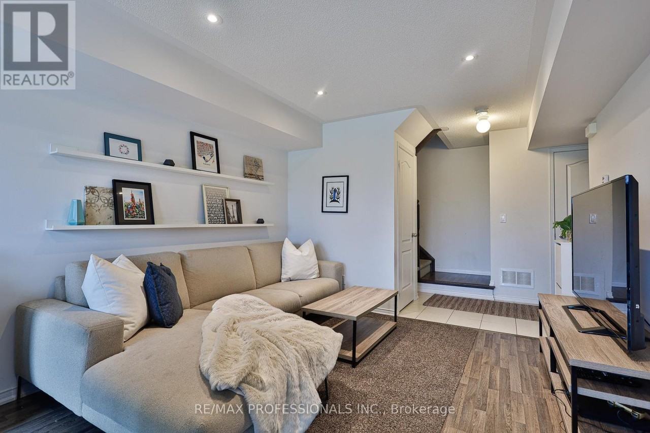 142 Widdicombe Hill Boulevard #515 - Photo 2 of 18