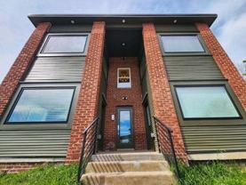 2529 E Admiral Pl #D - Photo 1 of 1