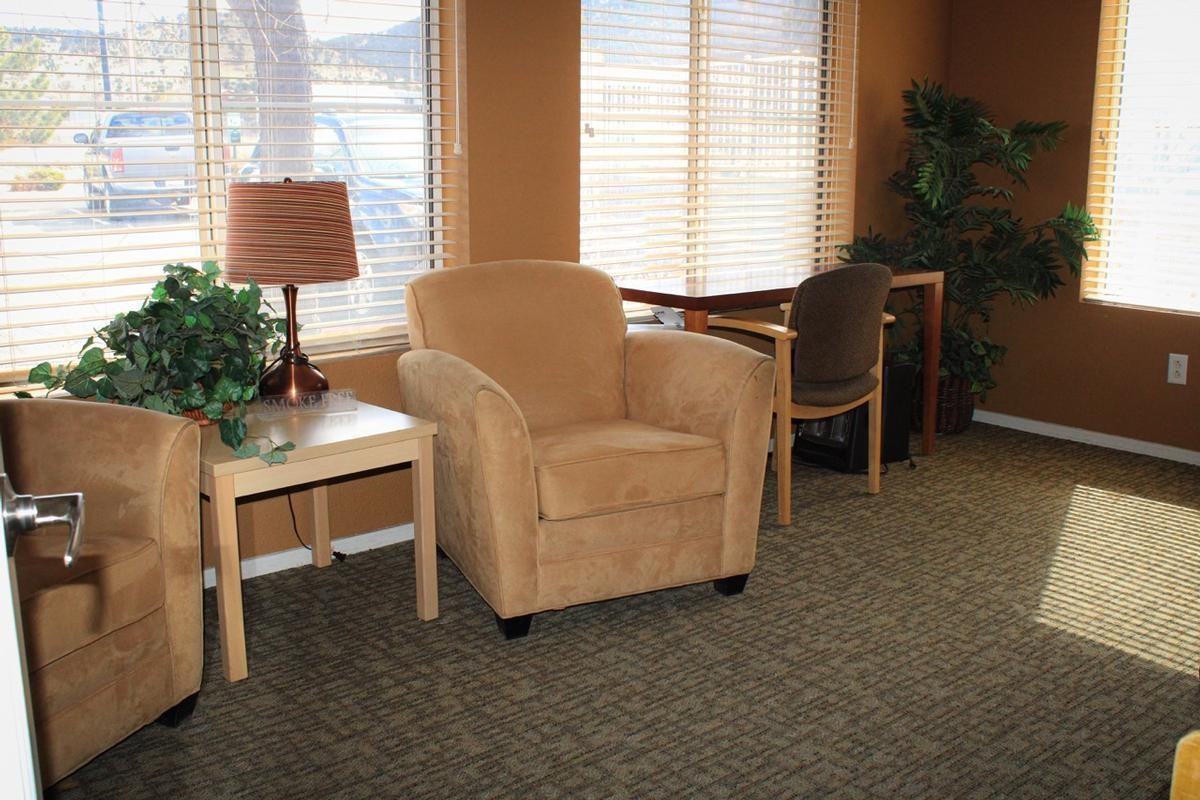 1856 E Apache Dr - Photo 3 of 7