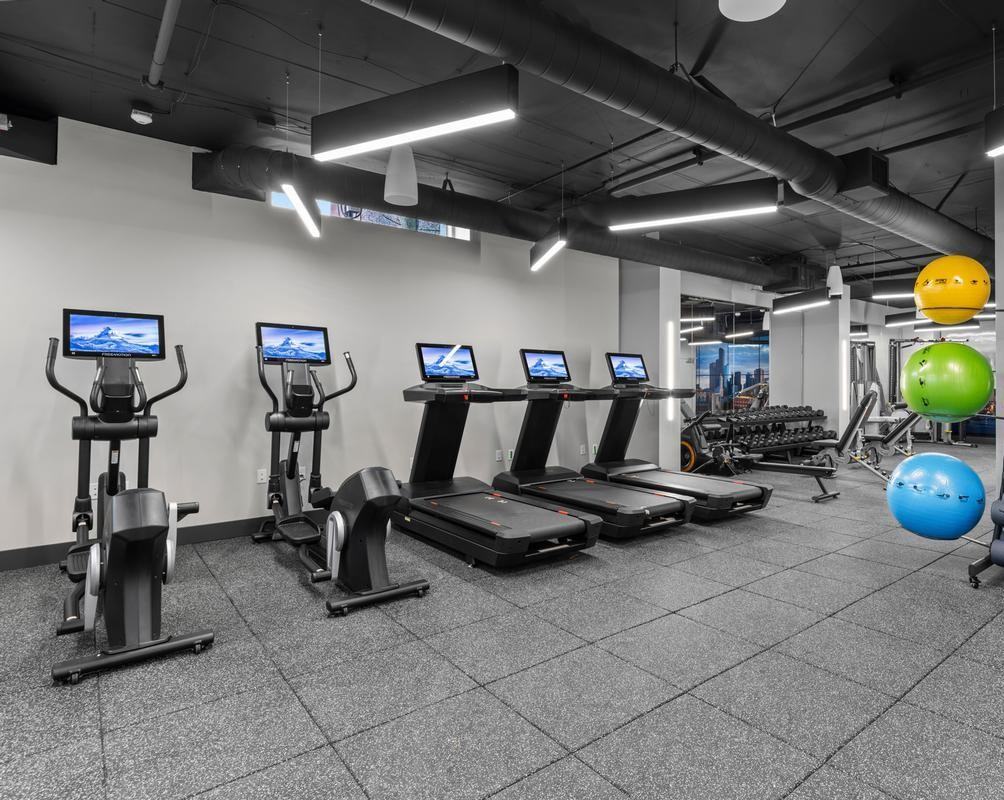 1421 Harvard Ave - Photo 4 of 43