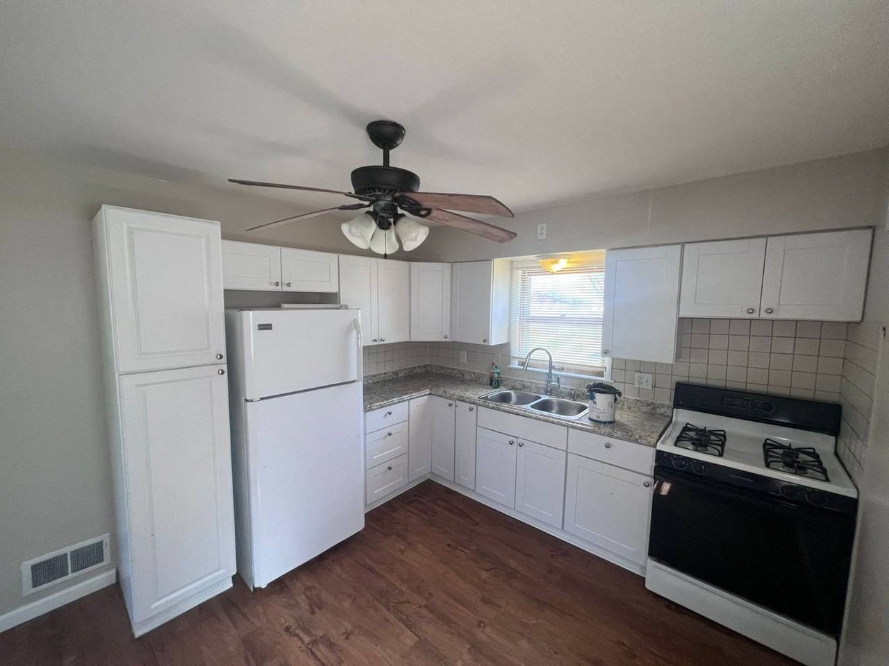 5844 N 83rd St - Photo 2 of 26