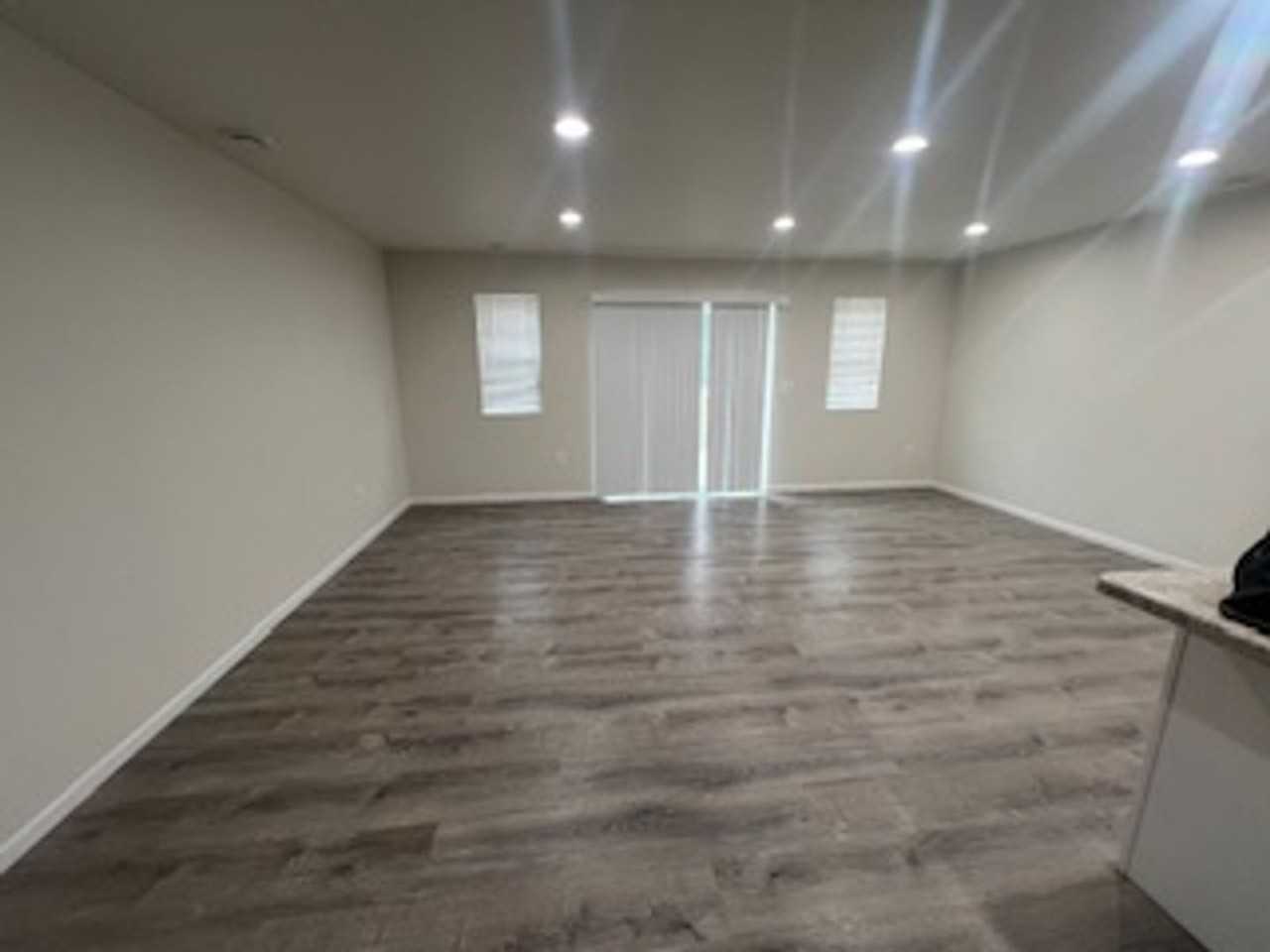1540 29th St N - Photo 3 of 17