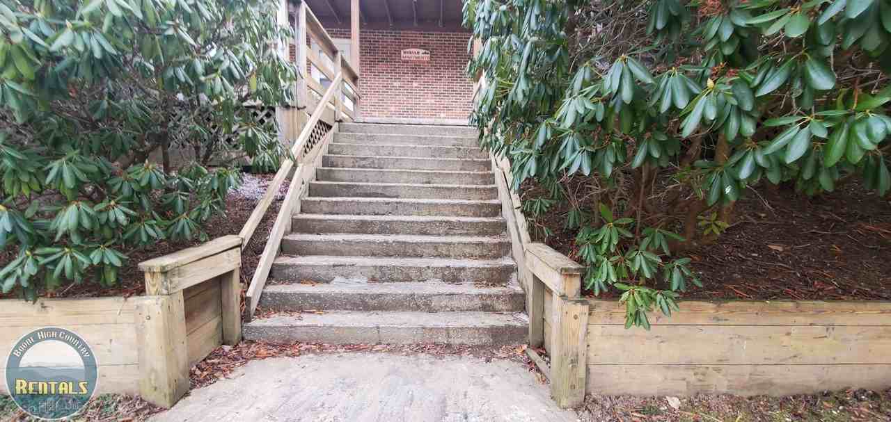 Moriah Apartments - Photo 2 of 21