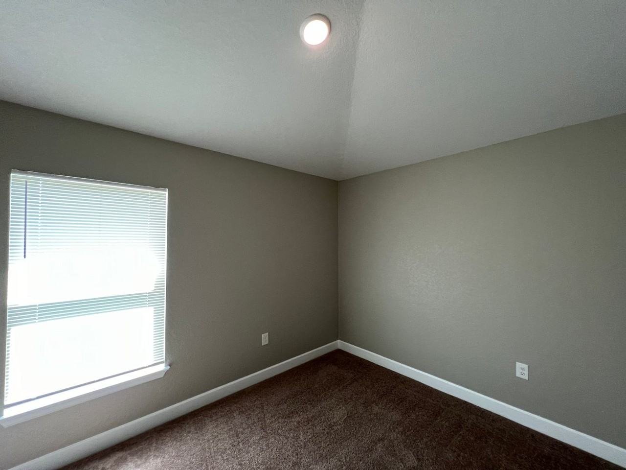 3439 N Burroughs Path - Photo 7 of 27