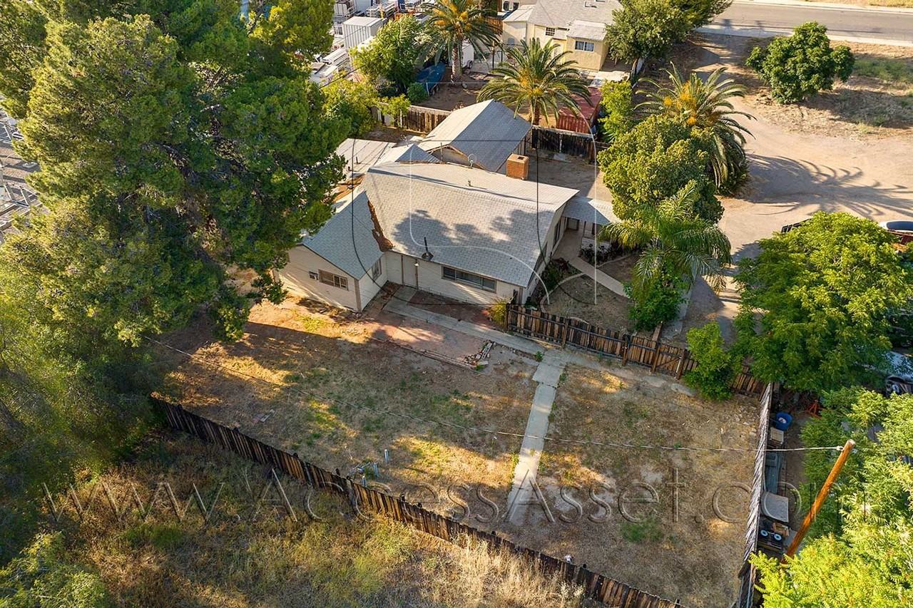 419 N Main St - Photo 6 of 38