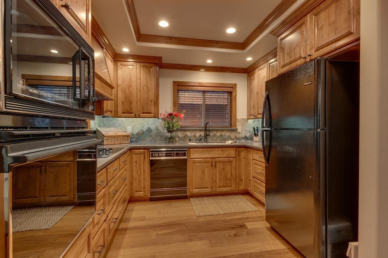 120 Country Club Dr - Photo 6 of 15