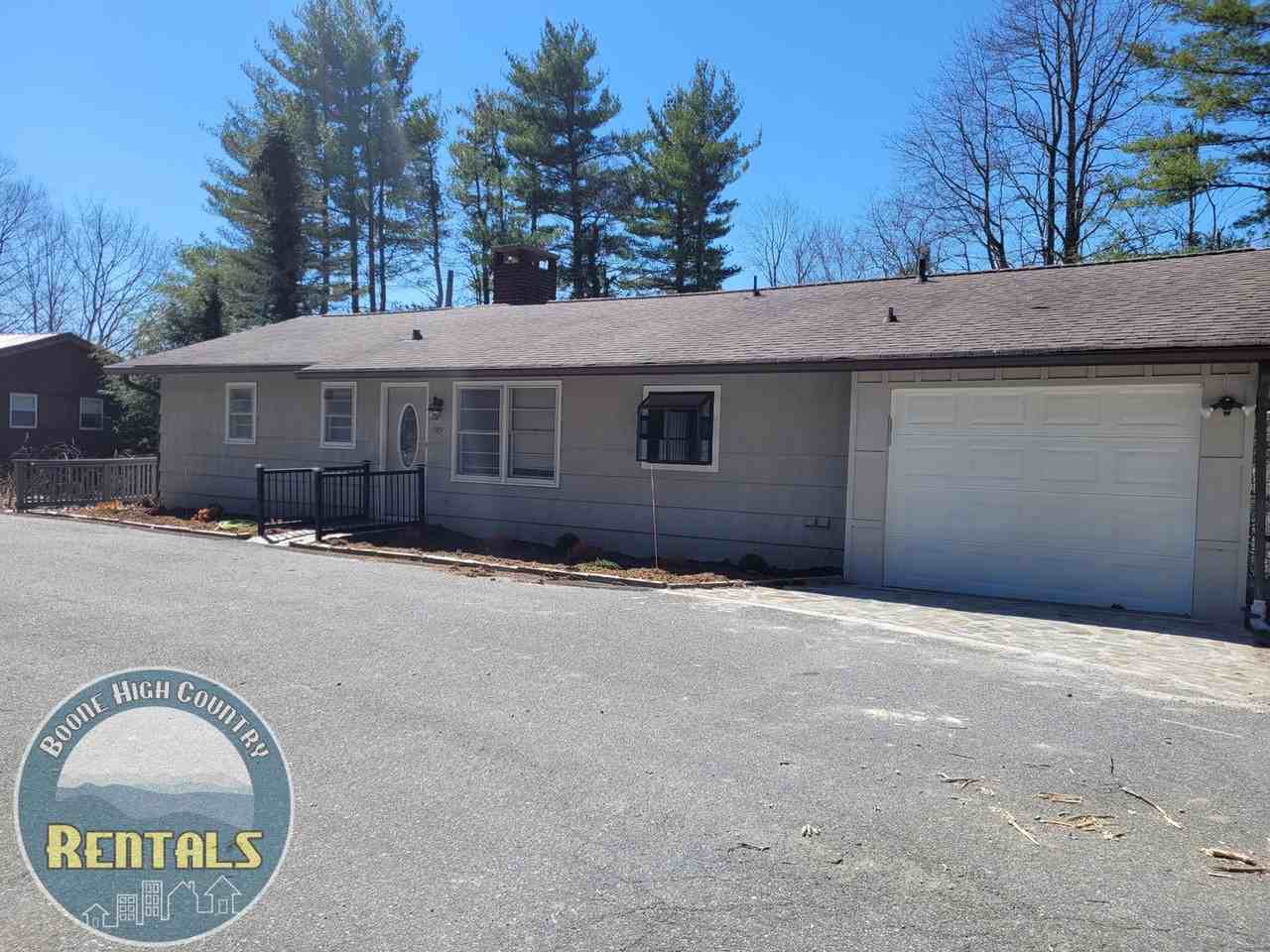 199 White Pine St North - Photo 2 of 38