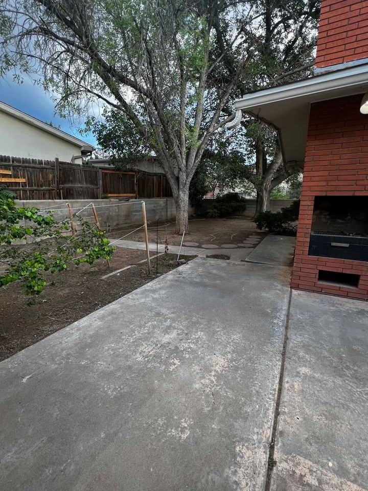 10500 San Gabriel Rd Ne - Photo 2 of 14