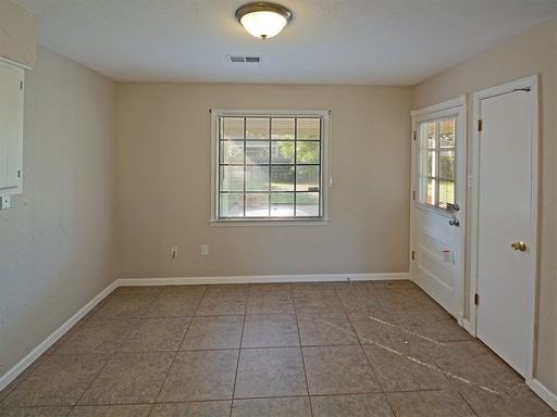 7237 Lamesa Ln - Photo 3 of 15