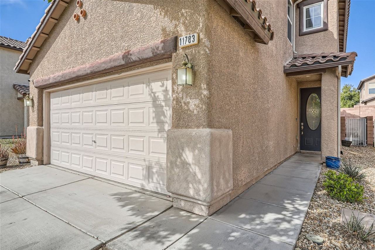 11783 Red Water Ct - Photo 3 of 31