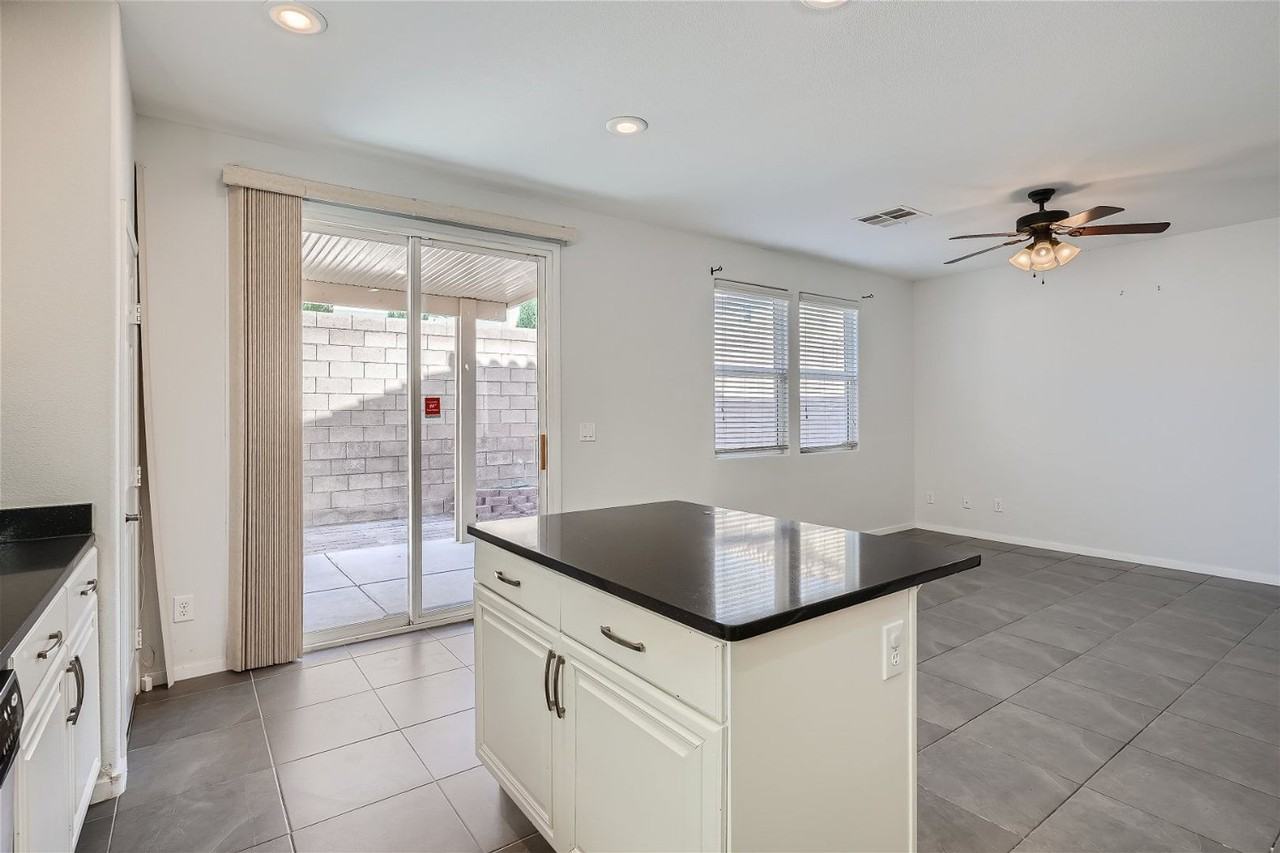 11783 Red Water Ct - Photo 6 of 31