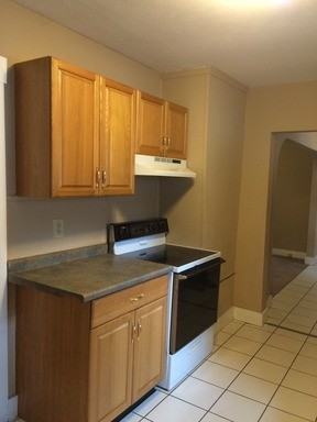 567 Summit St - Photo 2 of 9