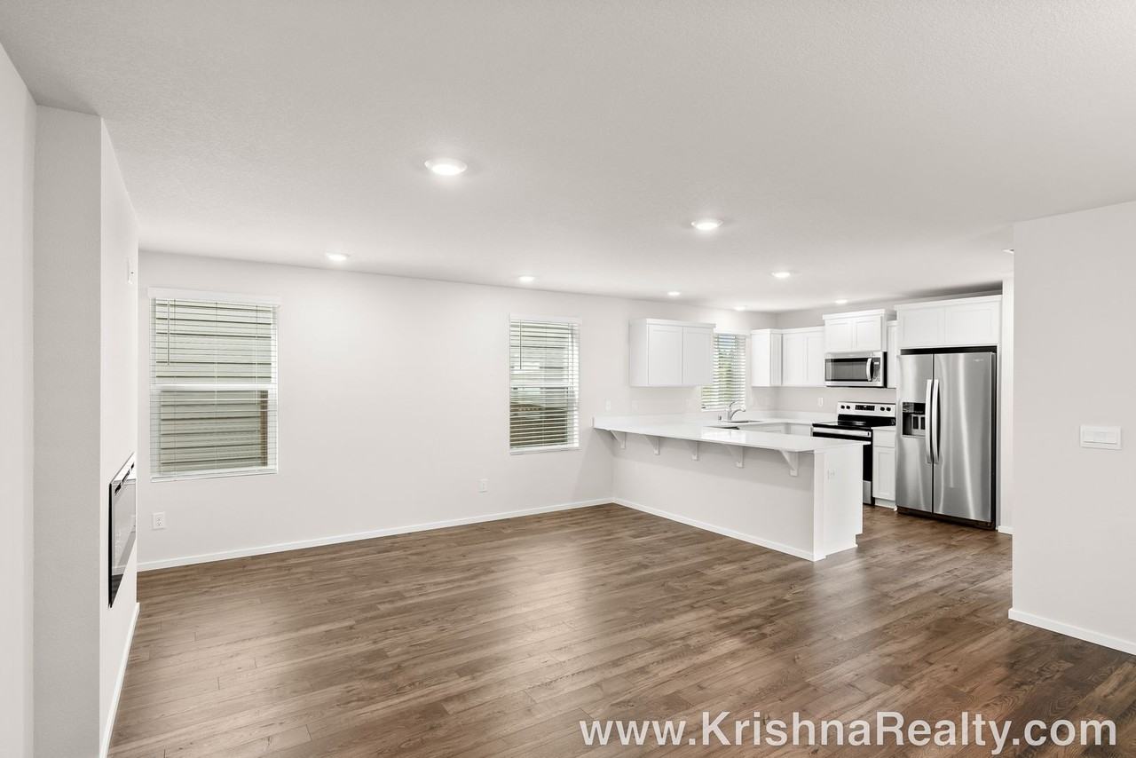 1018 Nw 175th Way - Photo 3 of 23