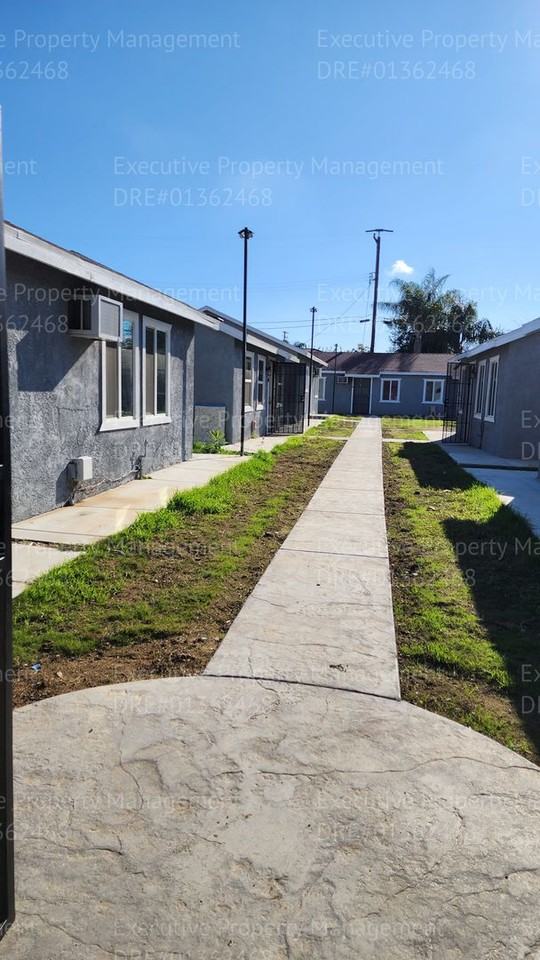 8313-8317 Lenark Way - Photo 2 of 13