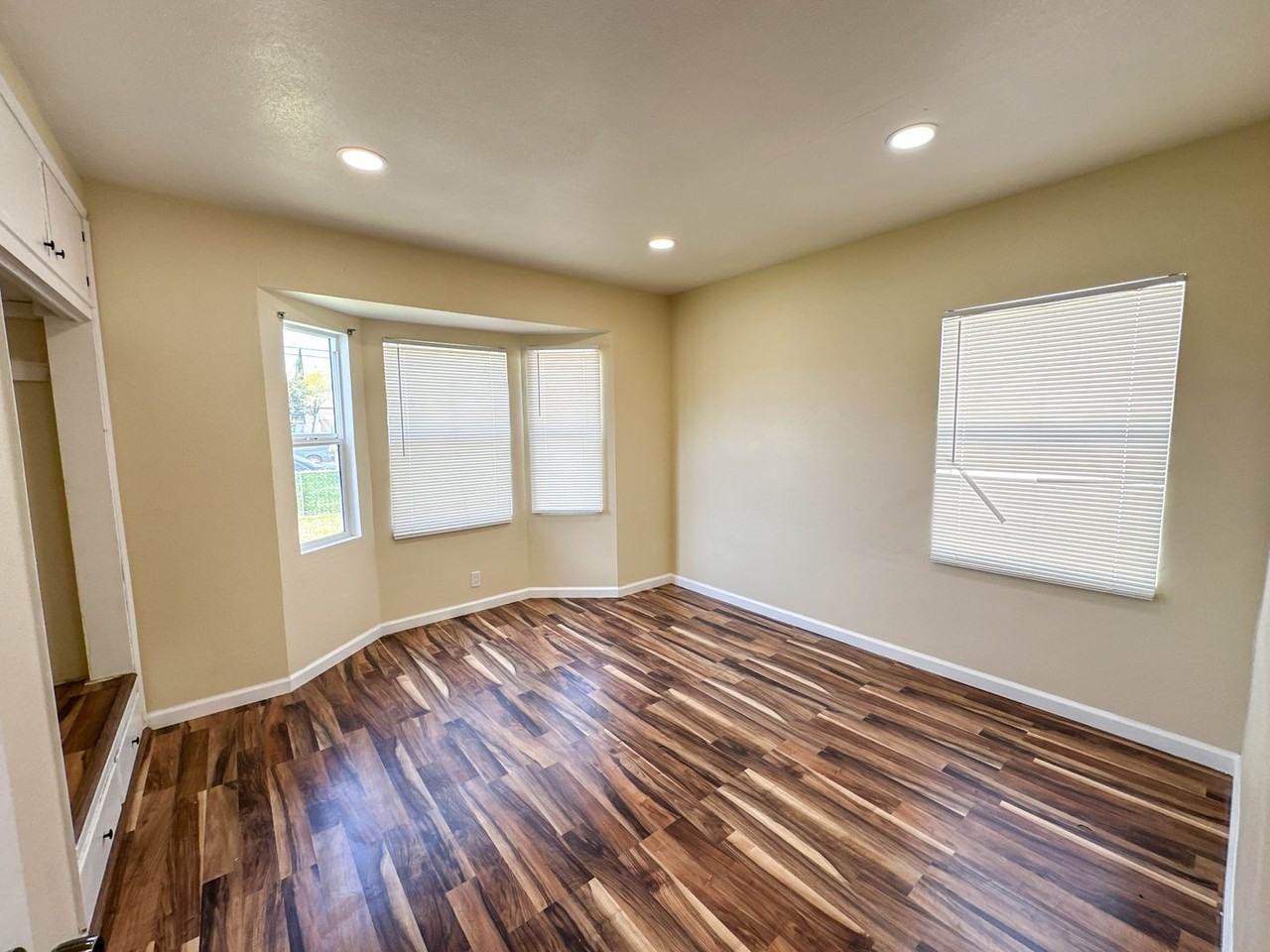 5702 Vineland Ave - Photo 7 of 14