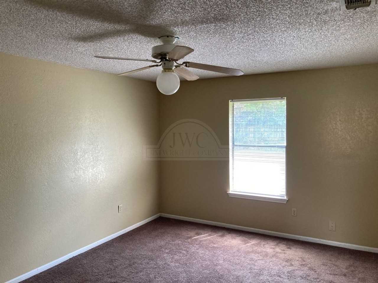 2206 El Dorado Dr - Photo 3 of 20