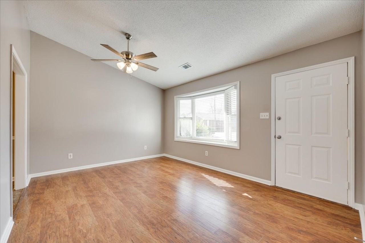 1148 Mckinnon Dr - Photo 3 of 26